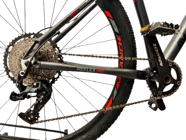 Pre-Owned Avalanche Reflex Pro Aluminium Hardtail Mountain Bike - Large