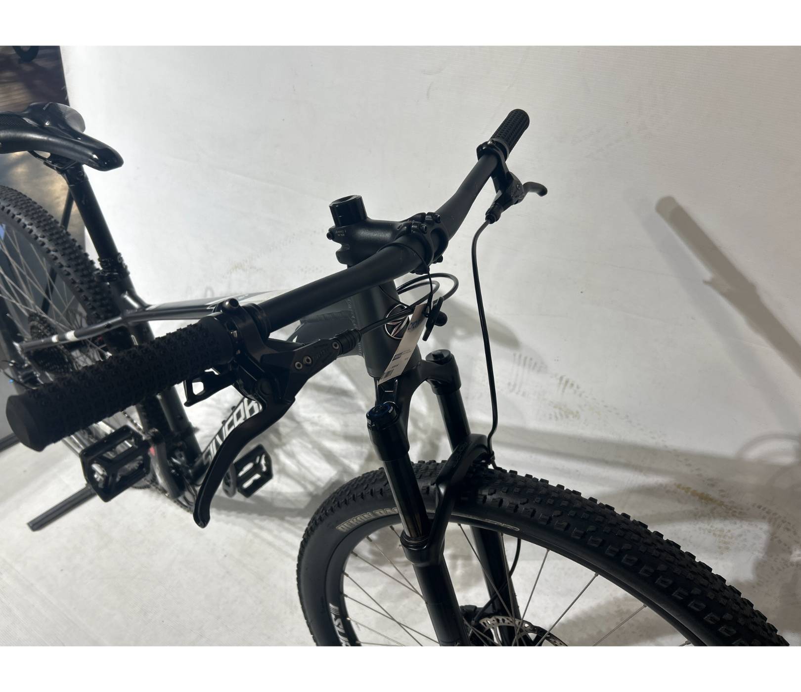 Pre-Owned Silverbck Stride Expert Aluminium Hardtail Mountain Bike - Medium