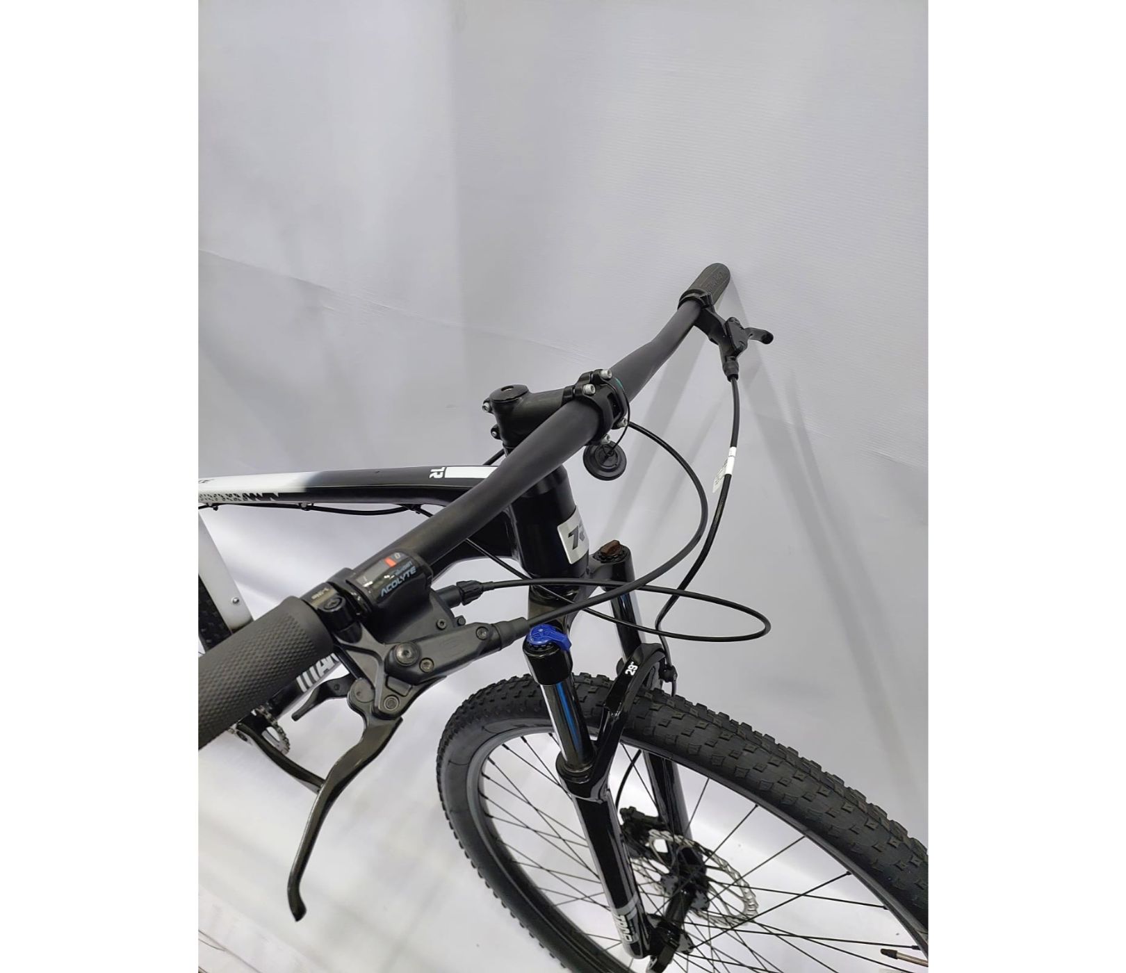 Hardtail medium mountain bike hot sale