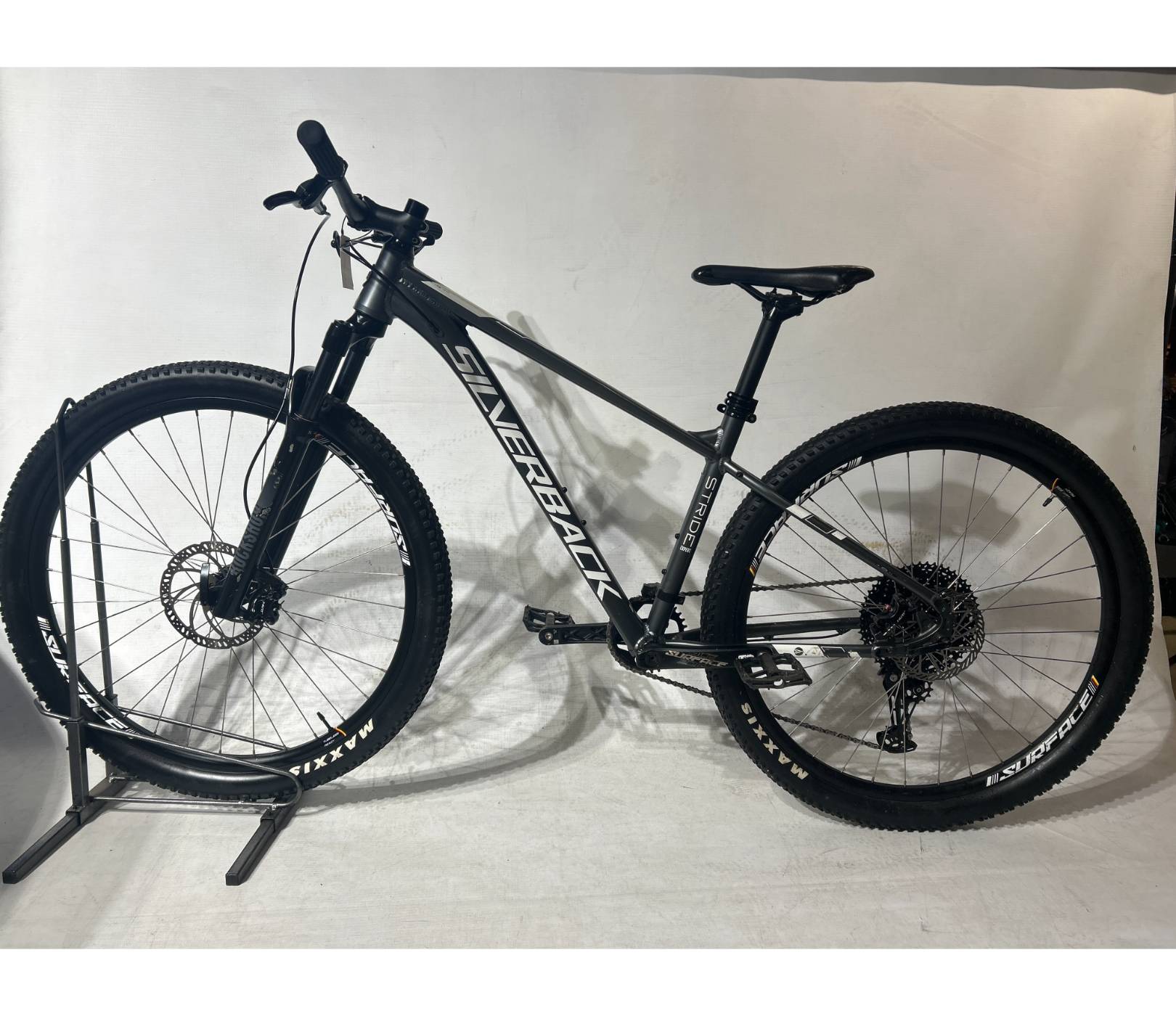 Pre-Owned Silverbck Stride Expert Aluminium Hardtail Mountain Bike - Medium